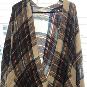 Oversized Shaw with pockets!